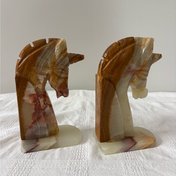Elegant Brown and Cream Onyx Unicorn Head Bookends